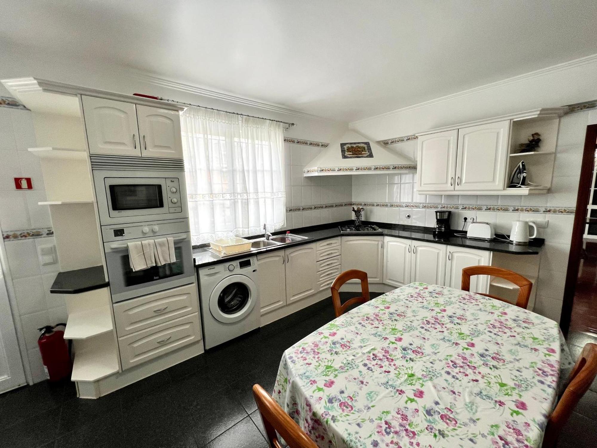 Classic Tranquil Madeiran 4-Bedroom Villa Funchal Экстерьер фото