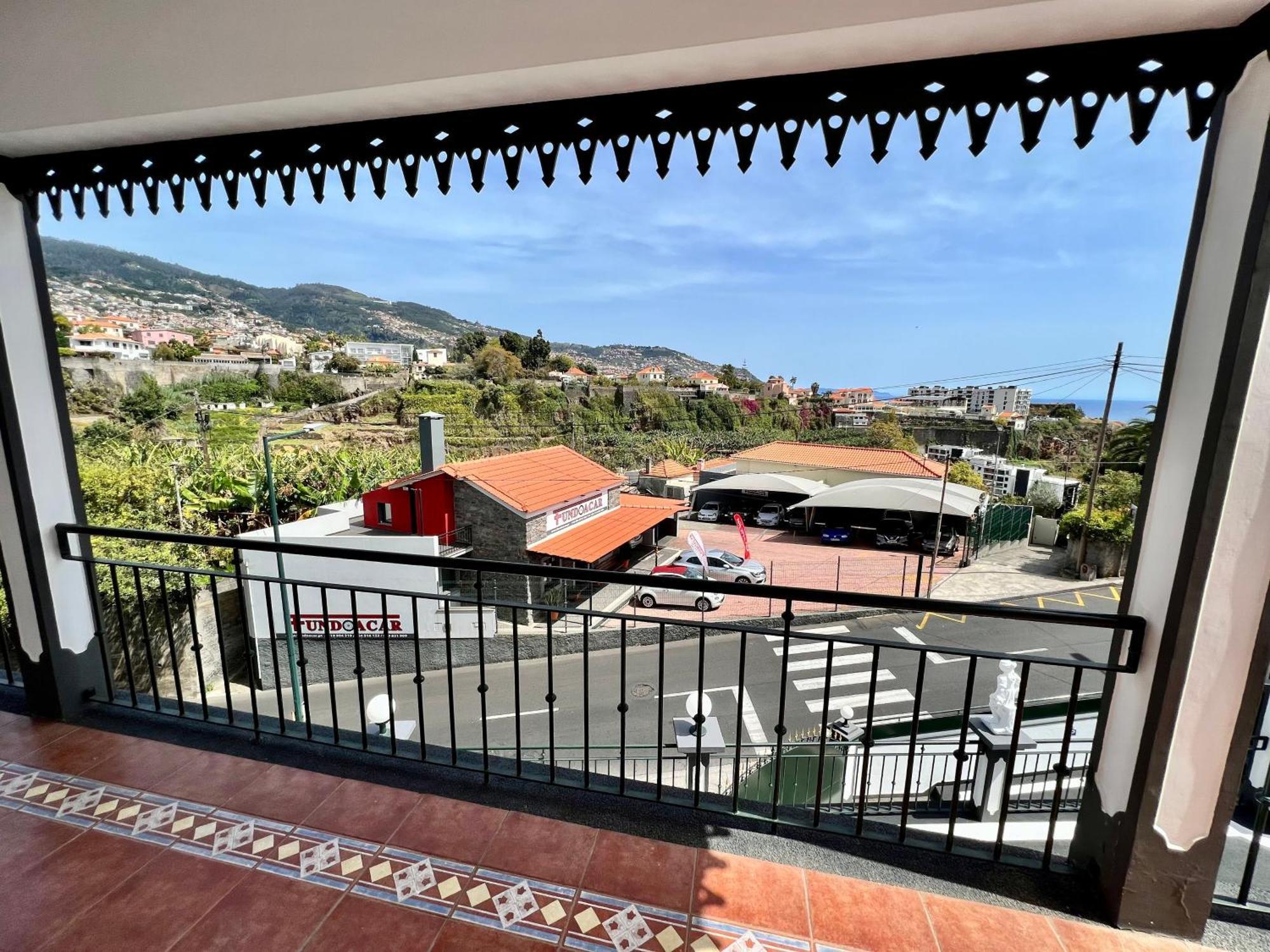 Classic Tranquil Madeiran 4-Bedroom Villa Funchal Экстерьер фото