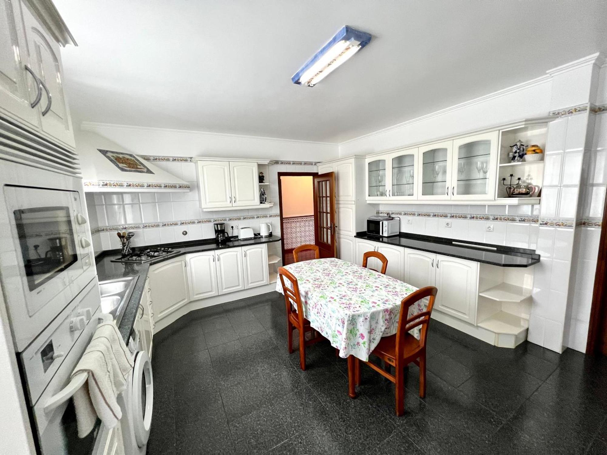 Classic Tranquil Madeiran 4-Bedroom Villa Funchal Экстерьер фото