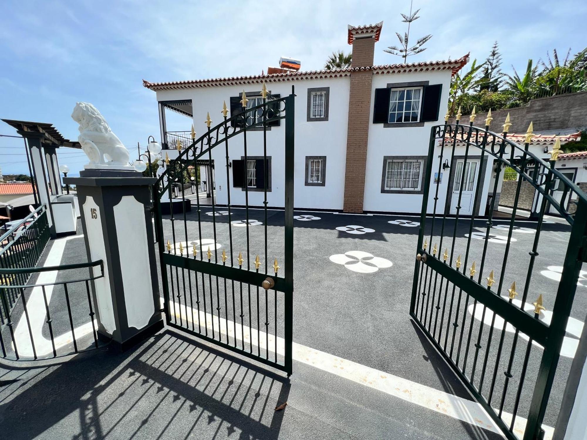 Classic Tranquil Madeiran 4-Bedroom Villa Funchal Экстерьер фото